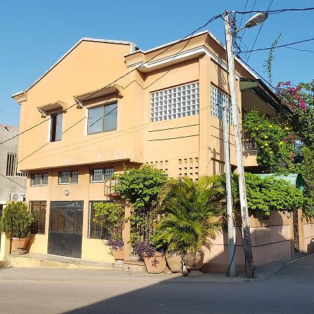 Appartements Chez Léo Brazzaville Exterior foto