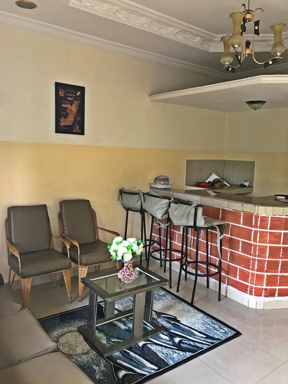 Appartements Chez Léo Brazzaville Exterior foto