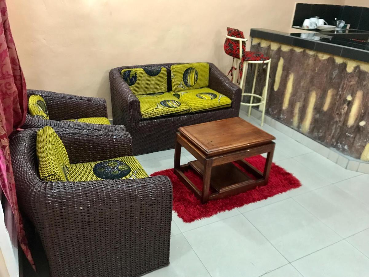 Appartements Chez Léo Brazzaville Exterior foto